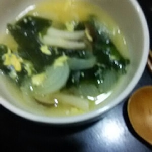 ダシダで簡単！韓国風わかめスープ